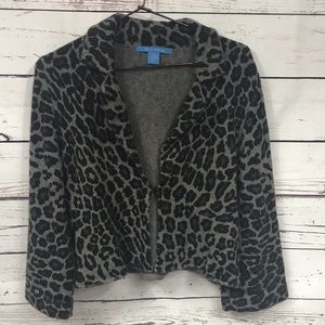 White + Warren 100% cashmere leopard print sweater